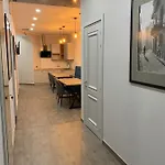 Art Gallery Hotel *