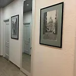 Art Gallery *